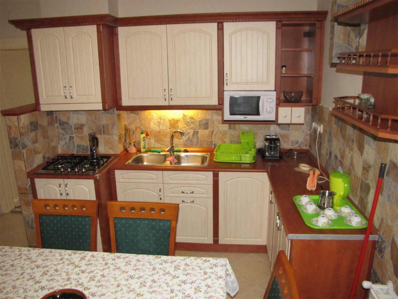 Вилла Szegfu Apartman Хайдусобосло Экстерьер фото